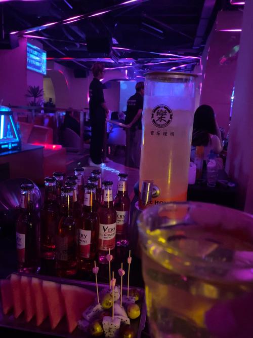 街角的小酒吧攻略?街角酒吧隐藏款测评-第3张图片-93游戏 街角的小酒吧攻略?街角酒吧隐藏款测评-第3张图片-93游戏